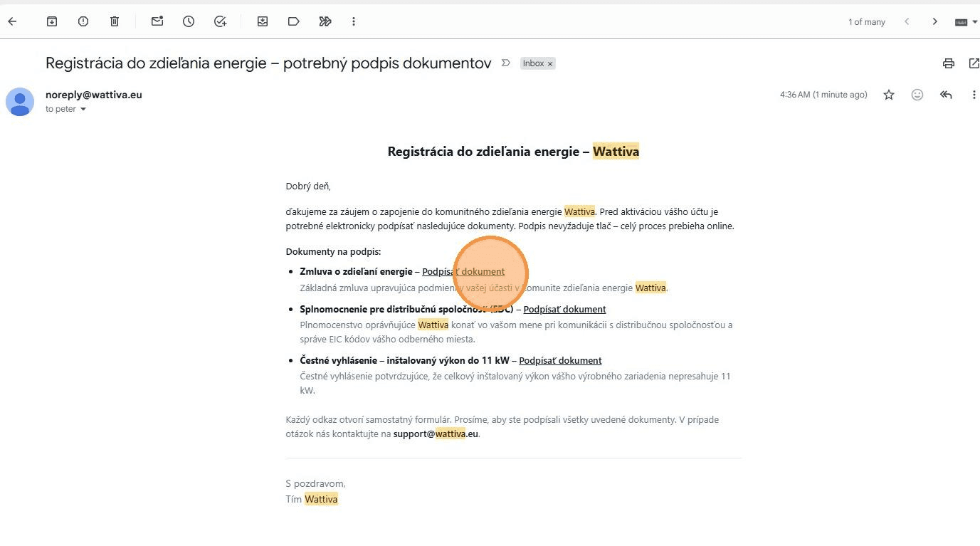Obrazovka s emailom a dokumentom pripraveným na podpis